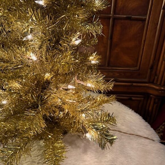 Prelit 3ft Gold Tinsel Pencil Christmas Tree - Picture 2 of 7